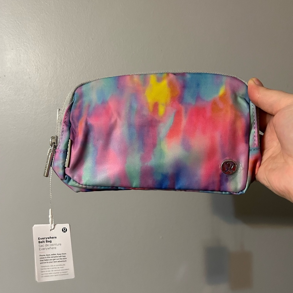 Lululemon NWT tie dye prism print belt bag